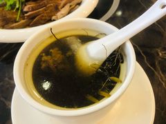 石橄榄炖龙骨汤-陆记鹅庄·潮汕菜·狮头鹅(大仟里店)