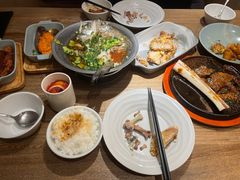 -蜜桃餐厅·伴山(湖滨商业街店)