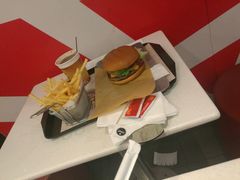 -麦当劳(伟城广场店)
