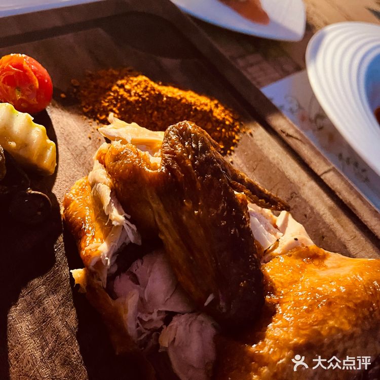 作为本地人第一次登上龙塔，龙塔的夜景还是美的