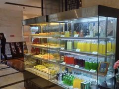 面包甜点陈列柜-绿岛国际酒店-西餐厅