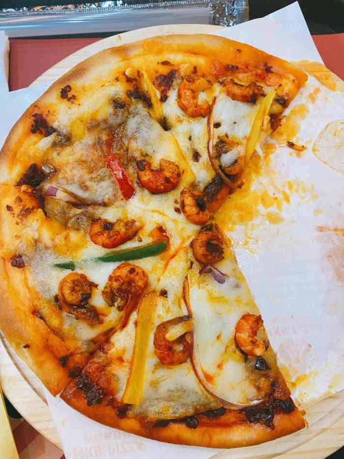 美客熊披萨-"民族大道的街面上的一家店,干净简洁.门面.