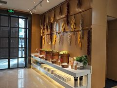 -鱼鲜饭香·招牌汽锅剁椒鱼头王