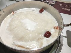 -洪氏嗨捞·广东猪肚鸡·椰子鸡火锅(西咸万象城店)
