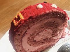 草莓红丝绒卷-星巴克(常州丰臣国际广场店)