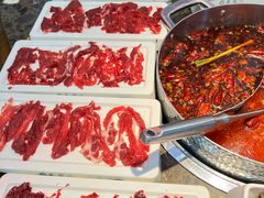 -来龍儿鲜切牛肉自助老火锅