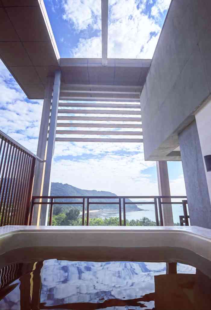 三亚鹿回头度假酒店-"酒店位置离三亚市区很近,机场到酒店车程大.