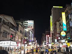 -六合夜市