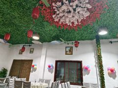 -何乡别院·中式农庄(姑婆山大道店)