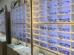 -天空之镜眼镜店蔡司依视路配镜授权零售店(望京颐堤港店)