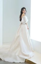 -Renee芮亦婚纱(原丽莎)