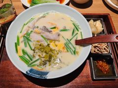 -荣家黄鱼面(南京西路店)