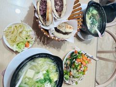 -闫家驴肉老店(华电一校店)