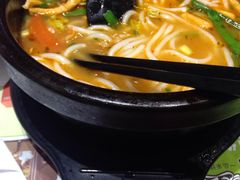 -蒙自源米线大王(东站店)