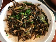 蒸山坑鱼仔-红炎炎农家菜老字号(金水台店)