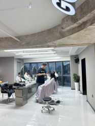 -宫铭烫发染发接发店