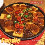 俩人团了个99双人餐，东西挺多性价比高。上下两层