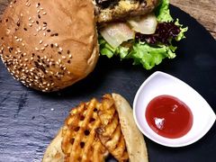 -HIGH FIVE哈福手工汉堡(桂林路店)