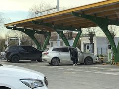 -窦店服务区-停车场