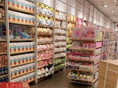 -名创优品(机场路百信广场店)