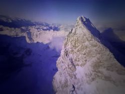 -翱翔飞越地平线