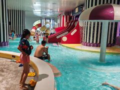 -涨巢·潮玩水疗局