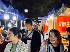 -吴山路夜市