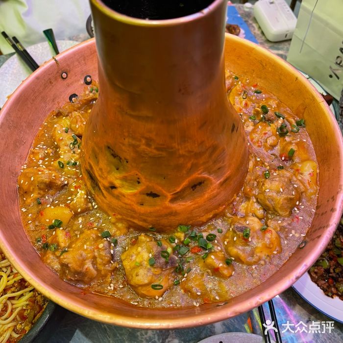 浩海火燒雲傣家菜(静安芮欧店)土司铜锅油焖鸡图片