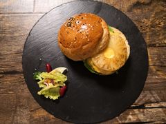 -HIGH FIVE哈福手工汉堡(桂林路店)