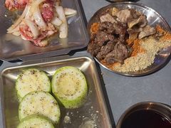 -围炉肉舍丹东海鲜烤肉·烤活鳗(步行街店)