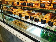 面包甜点陈列柜-81BAKERY(大学路店)