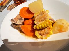 番茄玉米煲龙骨-汤城小厨•粤菜•靓汤(苏州街店)