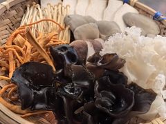 -尚尚仙·酸汤猪手·猪肚鸡火锅(华联万柳购物中心店)