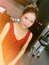 -现代经典婚纱摄影