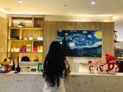 吧台-CE·专业蛋白•羽毛接发·潮色烫染品牌店