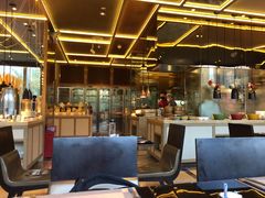 -大中华希尔顿酒店-念自助餐·嗨啤·小龙虾
