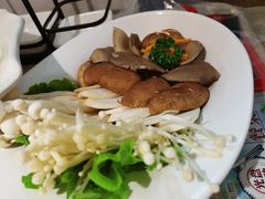 -左庭右院鲜牛肉火锅(浦江欢乐颂店)