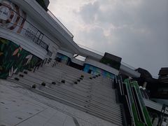 -东方体育中心(地铁站)