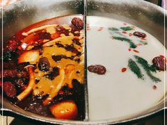 -湊湊火锅·茶憩(新中关购物中心店)