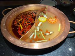 -山城鼎重庆老火锅(西安钟楼店)