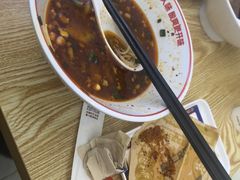-魔都三兄弟酸辣粉·蘸卤炸串(虹桥万科店)