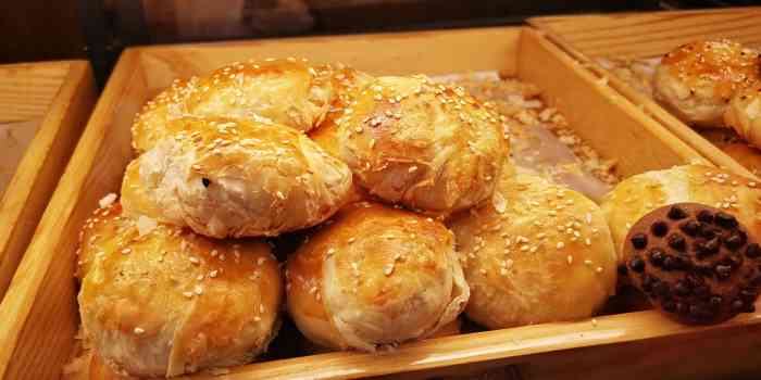 酥翁·pastry糕点(和平西桥店)-"路过发现的点心铺,店面很小.