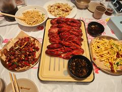 -肥肥虾庄·金牌油焖大虾(汉街SKP店)