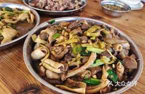 Sour Cabbage Duck Offal Stir-fry