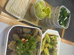 -鲁员外地锅鸡地锅鱼(古墩路店)