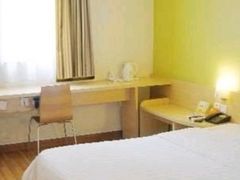 -7天酒店(上海江宁路地铁站玉佛寺店)