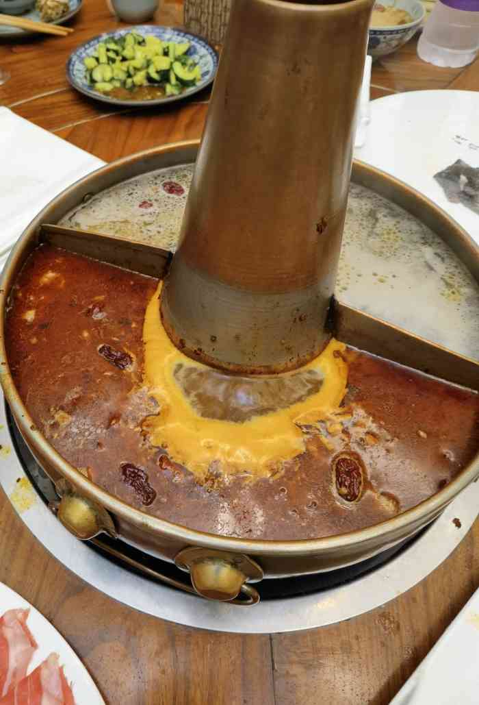 丁老三涮肉(洋桥店)-"[薄荷]环境:马路边上一个大院里的楼里,.