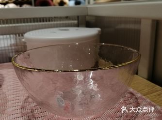 女生总是喜欢变换自己的头型，而对于大脸女孩来说有个刘