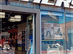 -SKECHERS 斯凯奇(上海国际时尚中心店)