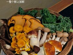 -三出山火锅(万象天地店)